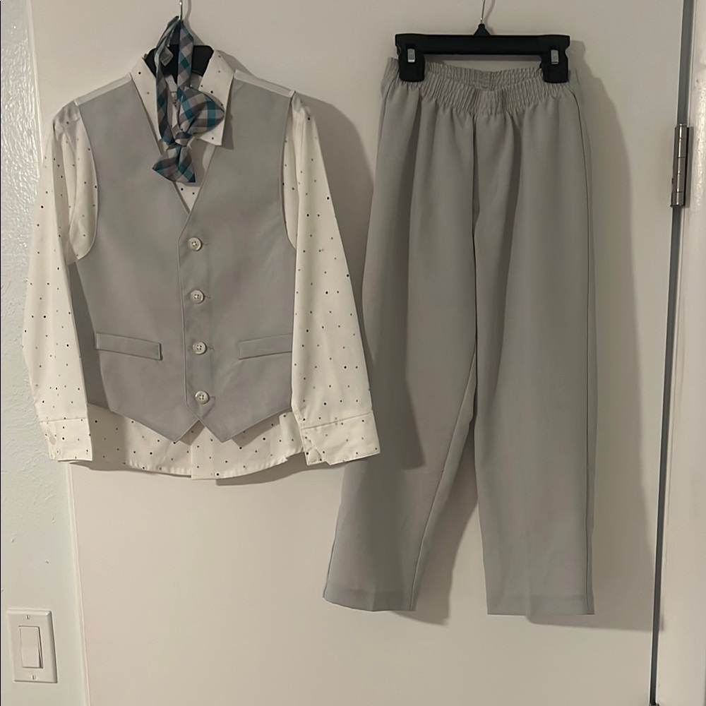 Van Heusen Kids Gray and White Matching Set